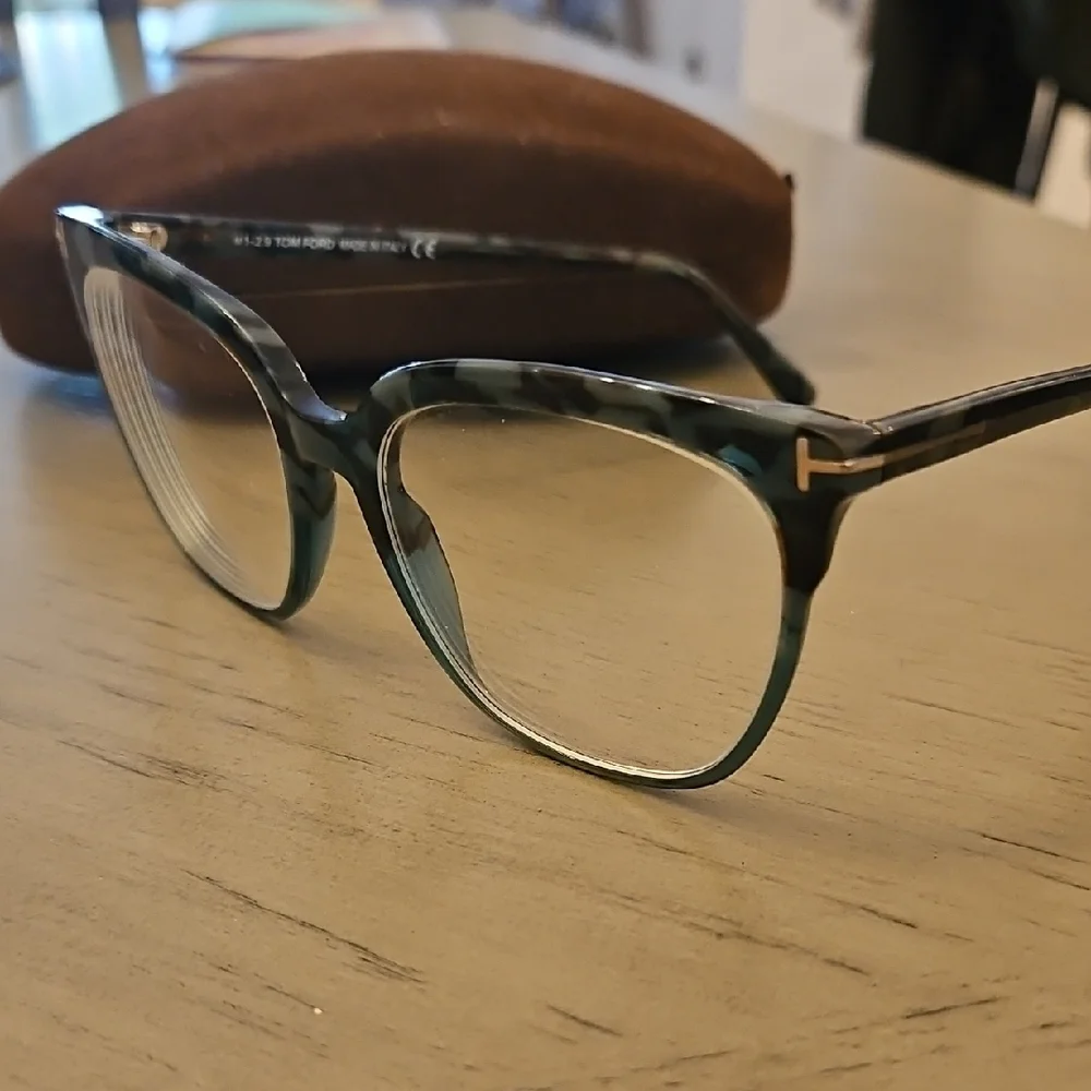 Tom Ford Blue Cat-Eye Glasses